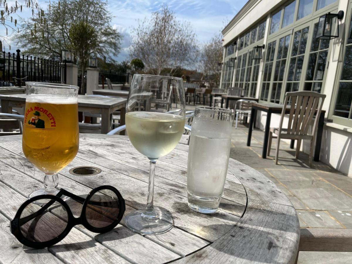 Whitstable The Jolly Villa Bagian luar foto