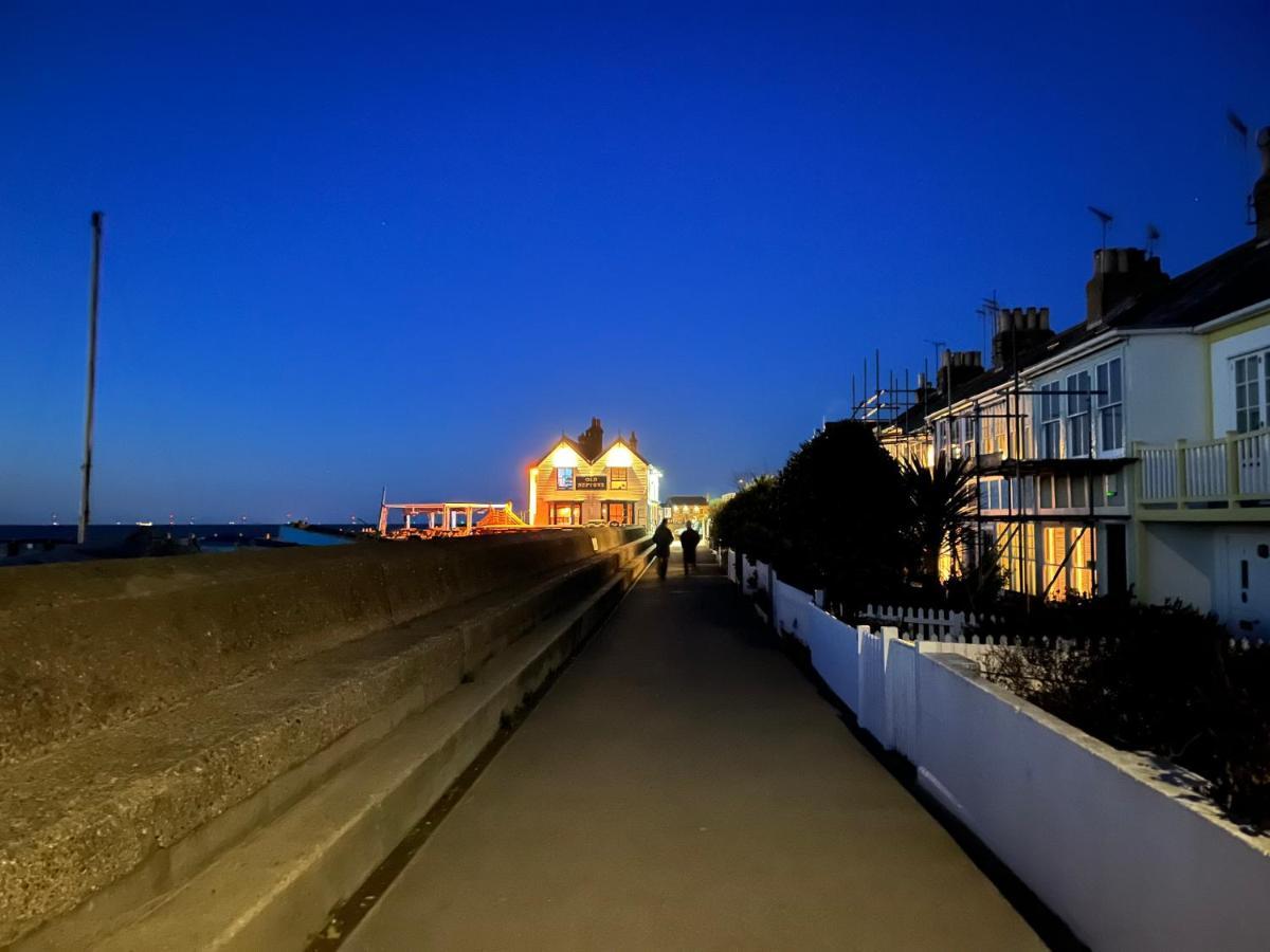 Whitstable The Jolly Villa Bagian luar foto