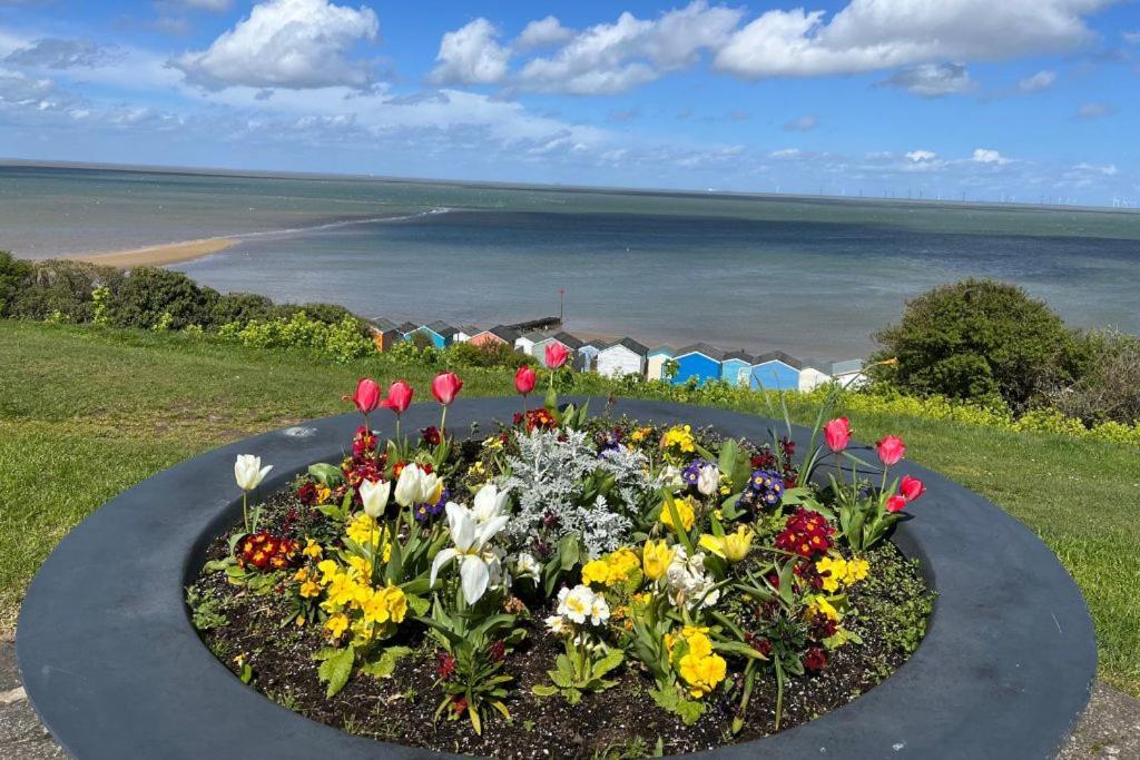 Whitstable The Jolly Villa Bagian luar foto